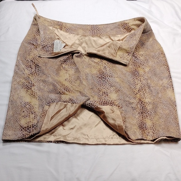 Styled By Sam Saboura Womens Snake Print Skirt Size 18W - Picture 4 of 7